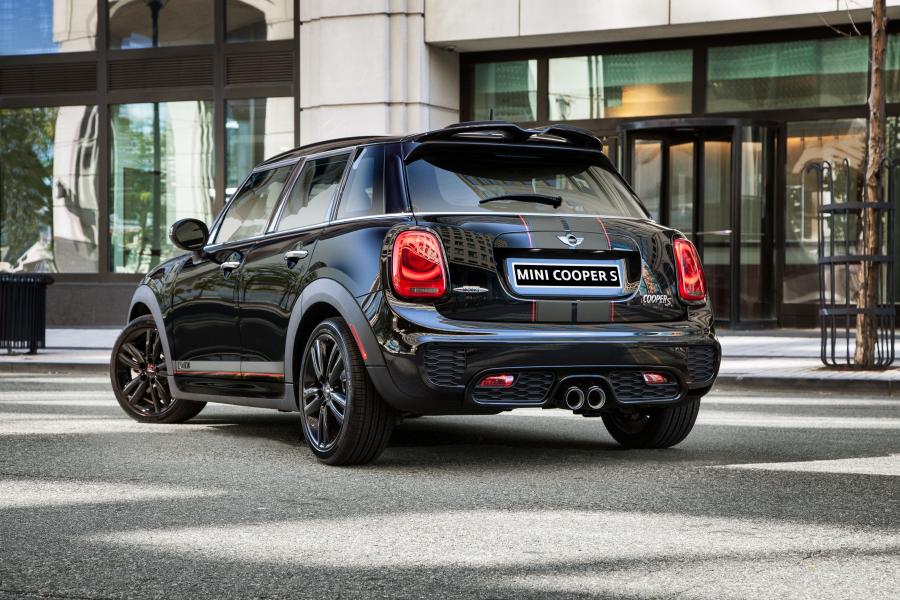  Mini Cooper S 5-Door Carbon Edition 2016 года  (фото 3 из 7)